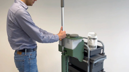 Comment utiliser votre balai réservoir K2 avec la station de remplissage ?